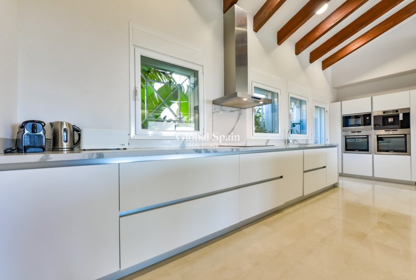 Wederverkoop - Villa -
ALTEA