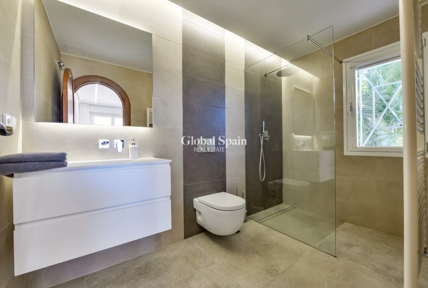 Wederverkoop - Villa -
ALTEA