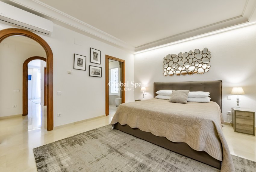 Wederverkoop - Villa -
ALTEA