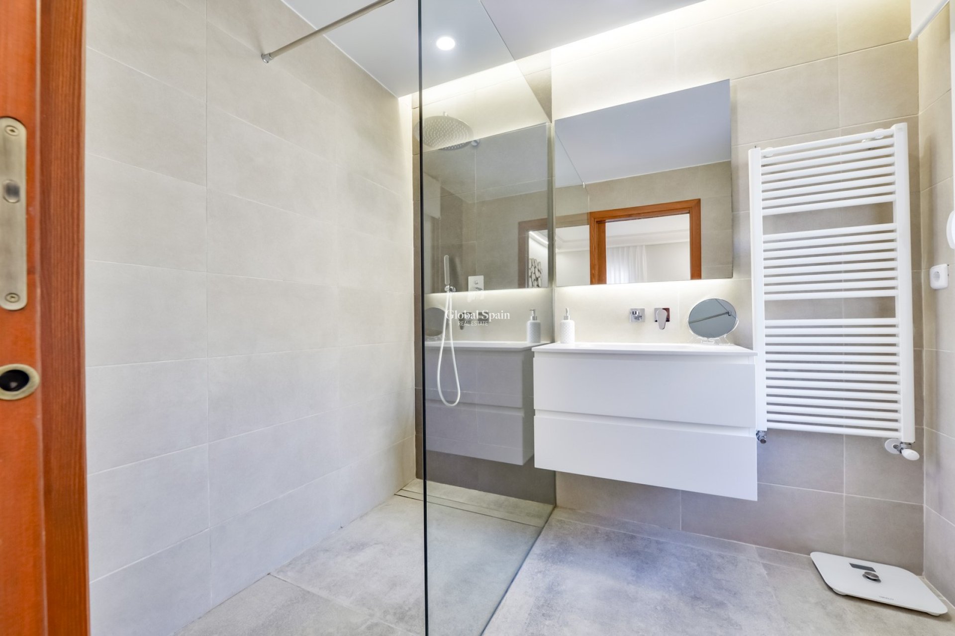 Wederverkoop - Villa -
ALTEA