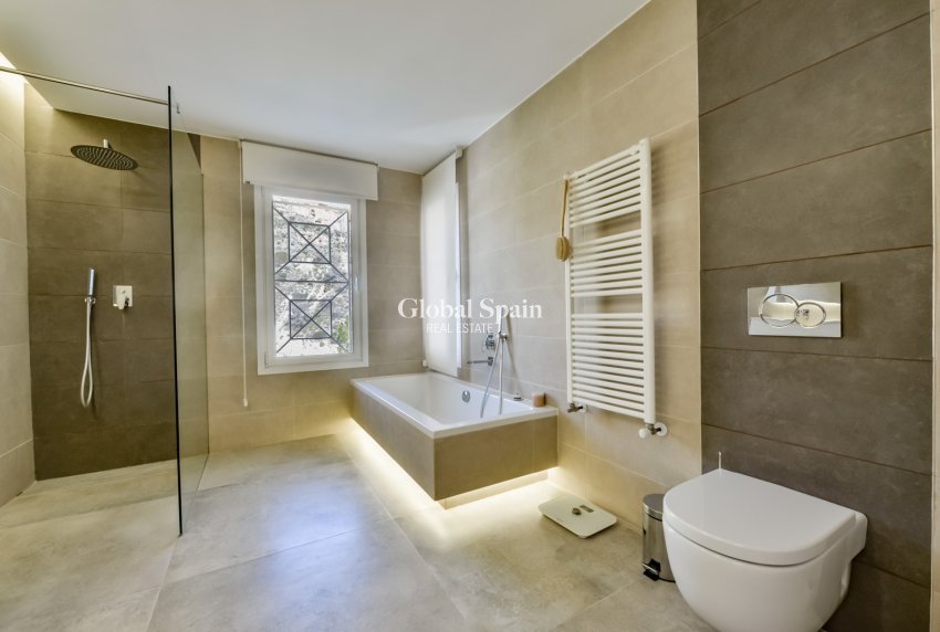 Wederverkoop - Villa -
ALTEA