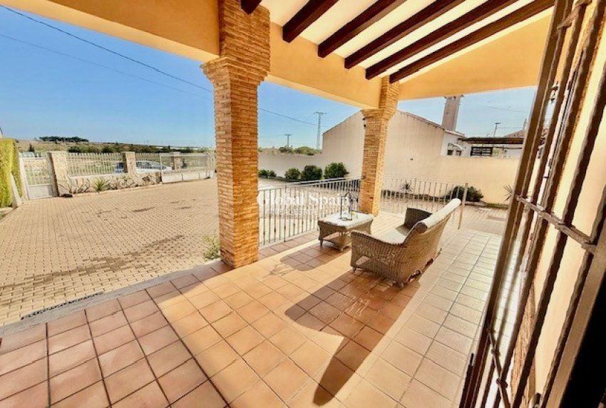 Wederverkoop - VILLA -
AVILESES - Inland