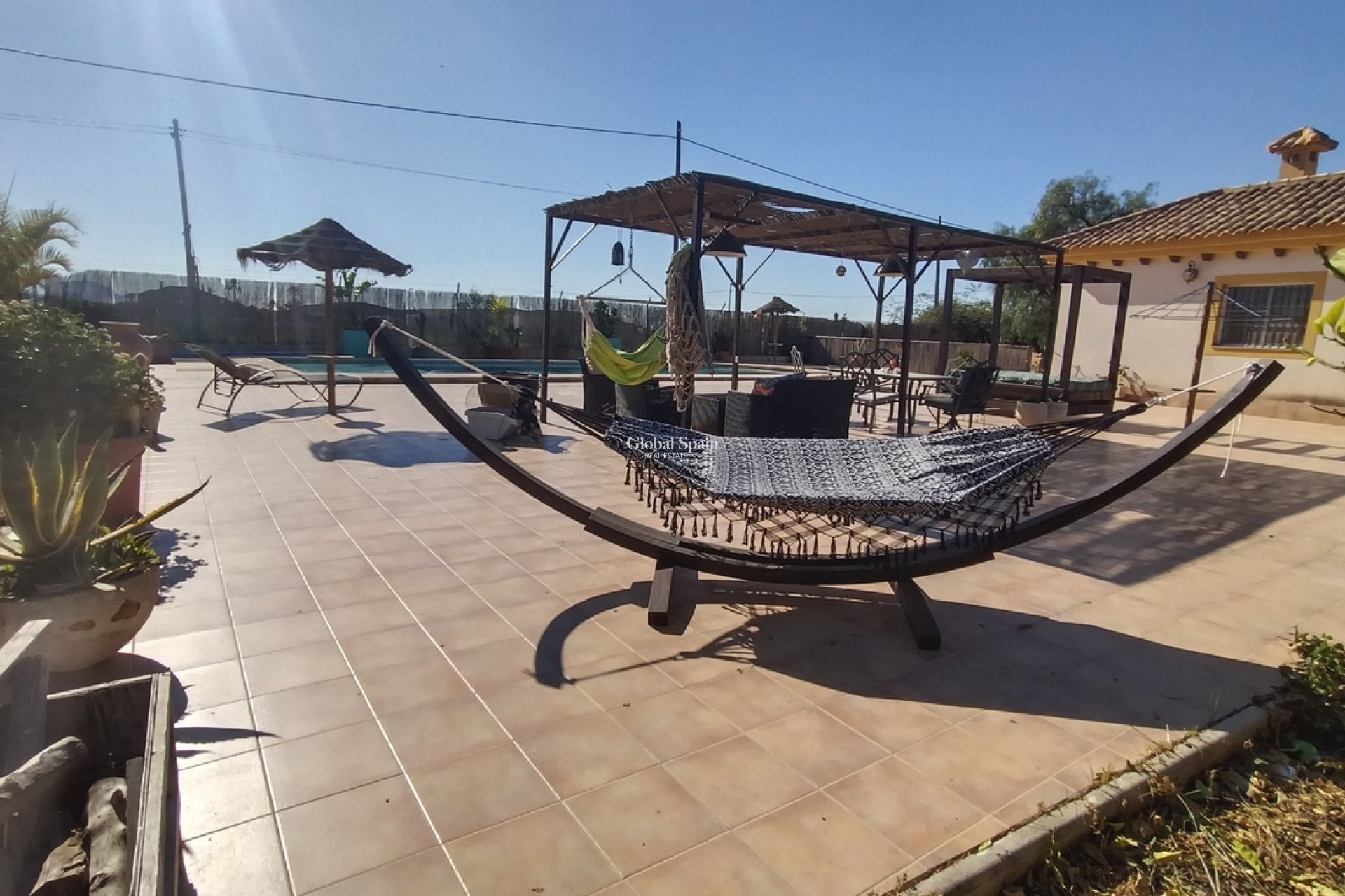 Wederverkoop - VILLA -
AVILESES - Inland