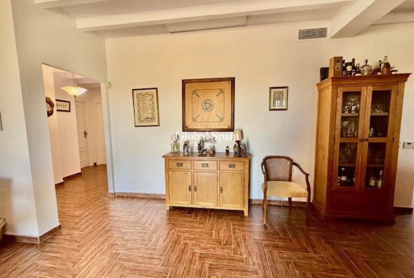 Wederverkoop - VILLA -
AVILESES - Inland