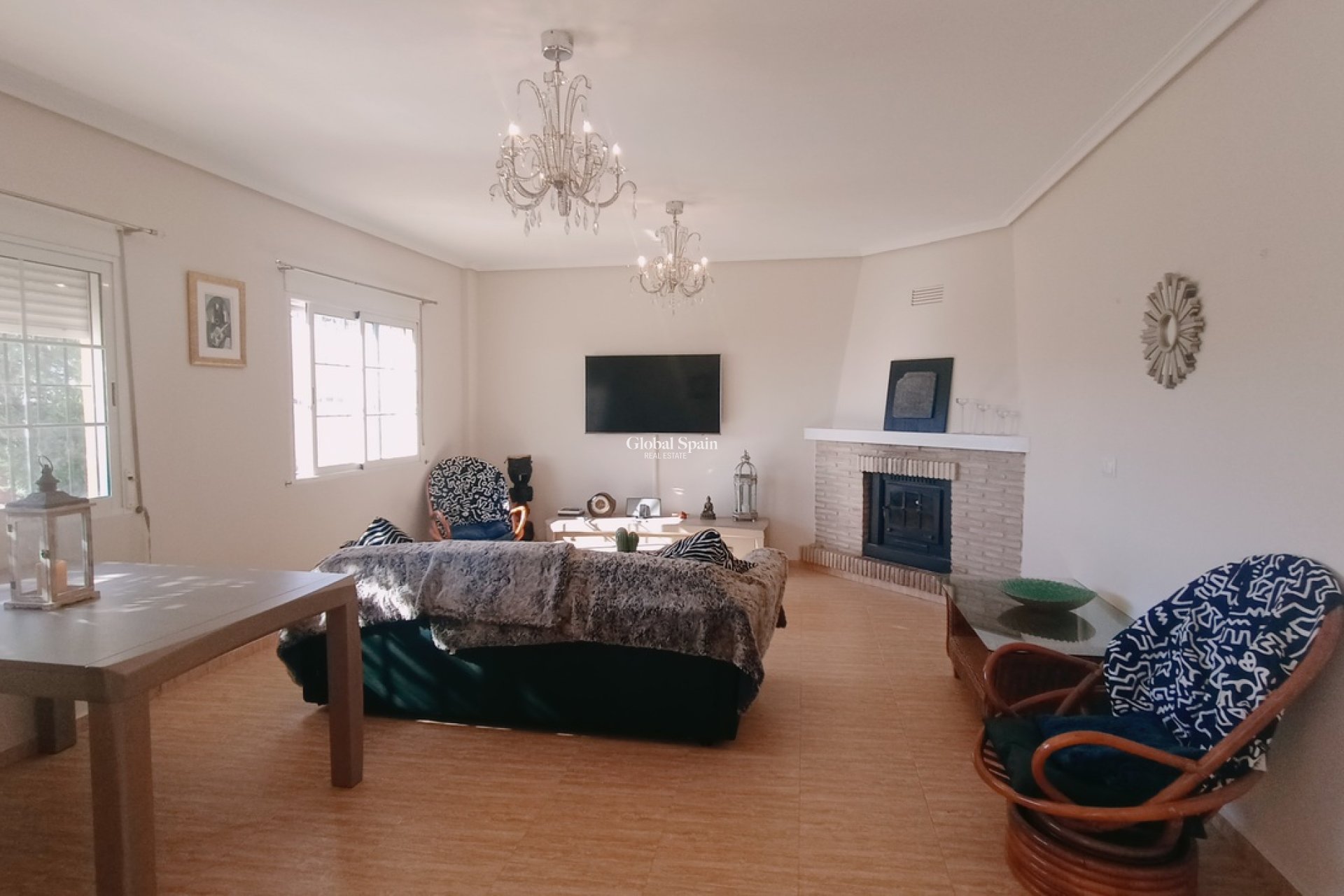 Wederverkoop - VILLA -
AVILESES - Inland