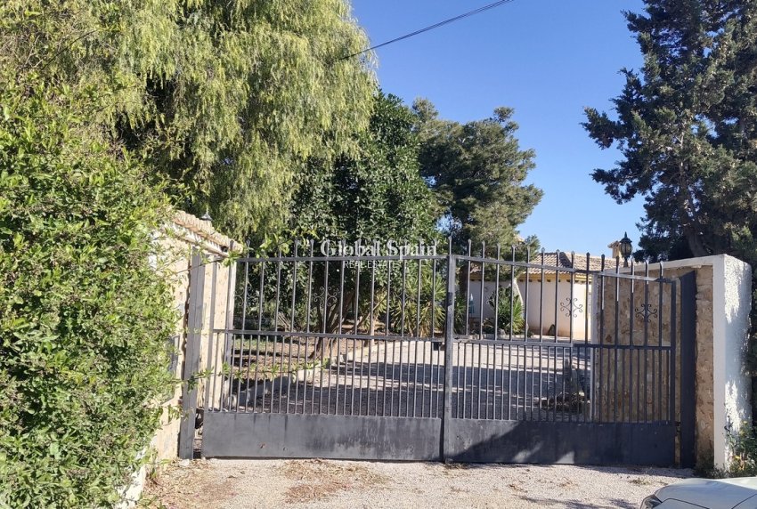 Wederverkoop - VILLA -
AVILESES - Inland