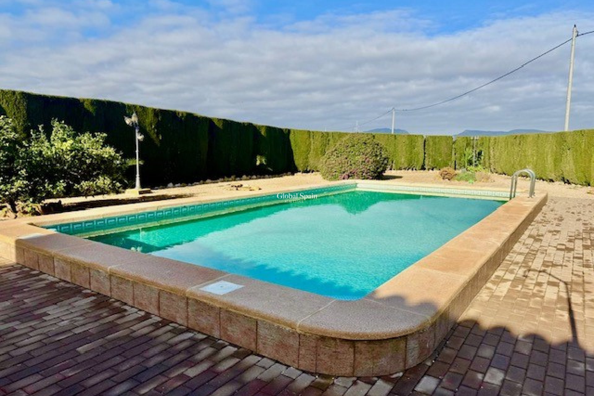 Wederverkoop - VILLA -
AVILESES - Inland