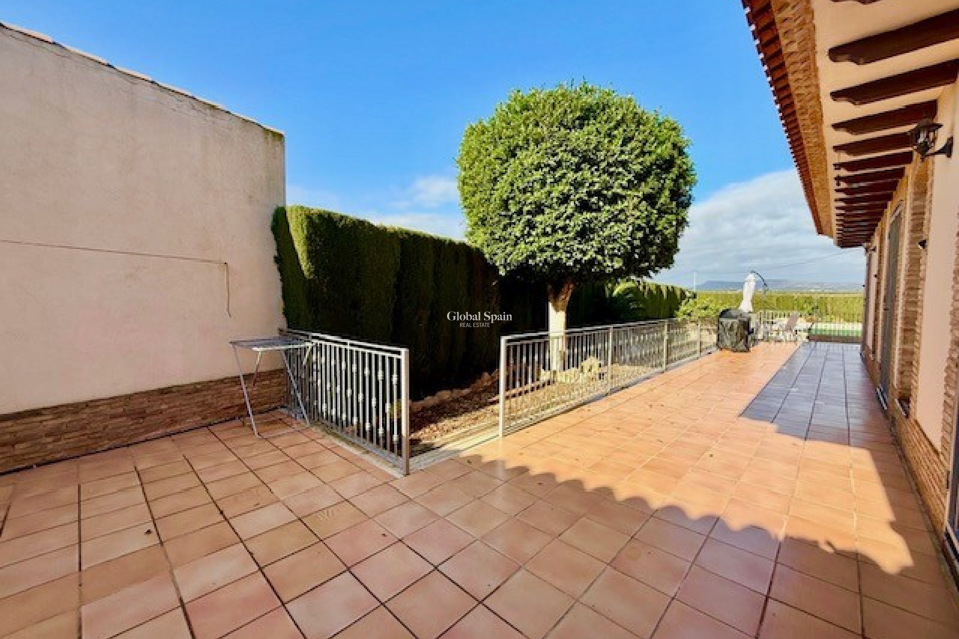 Wederverkoop - VILLA -
AVILESES - Inland