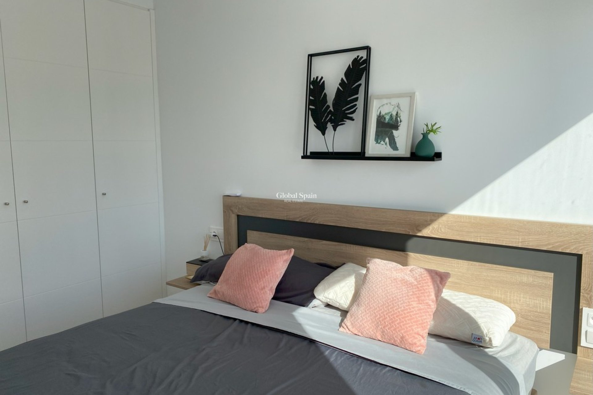 Wederverkoop - VILLA -
AVILESES - Inland