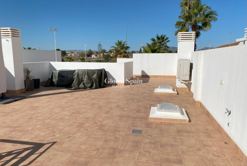 Wederverkoop - VILLA -
AVILESES - Inland