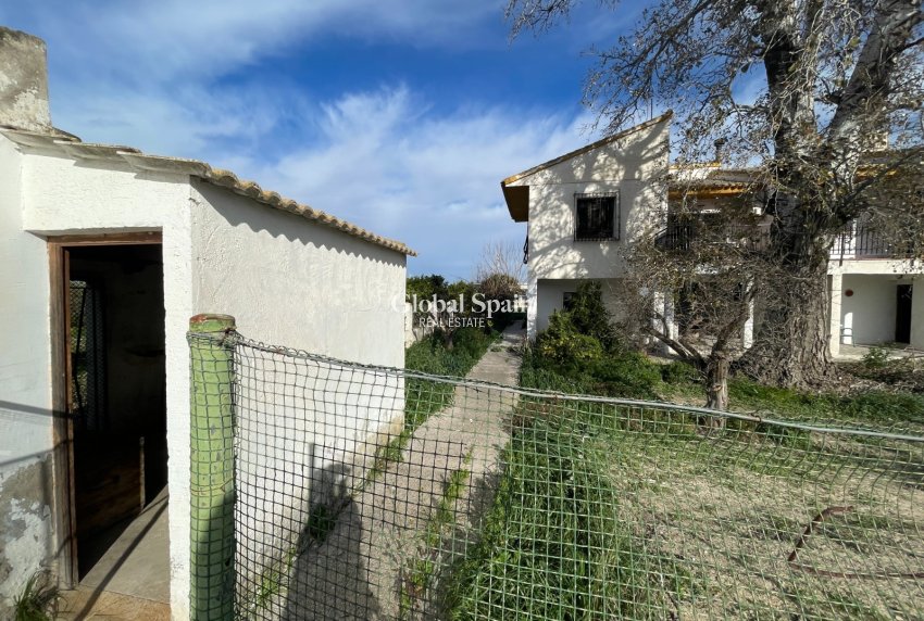 Wederverkoop - VILLA -
BENEJÚZAR - Inland