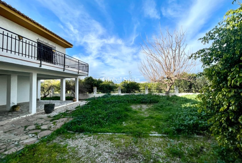 Wederverkoop - VILLA -
BENEJÚZAR - Inland