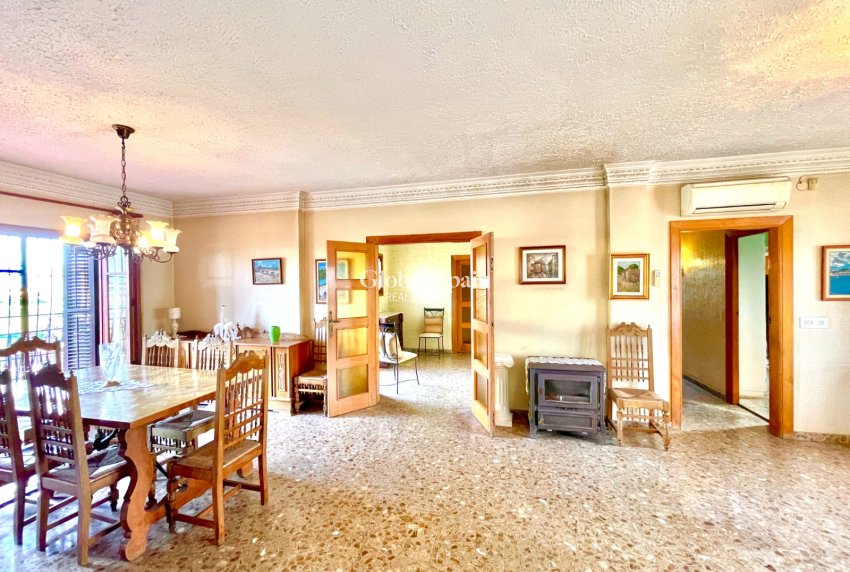 Wederverkoop - VILLA -
BENEJÚZAR - Inland