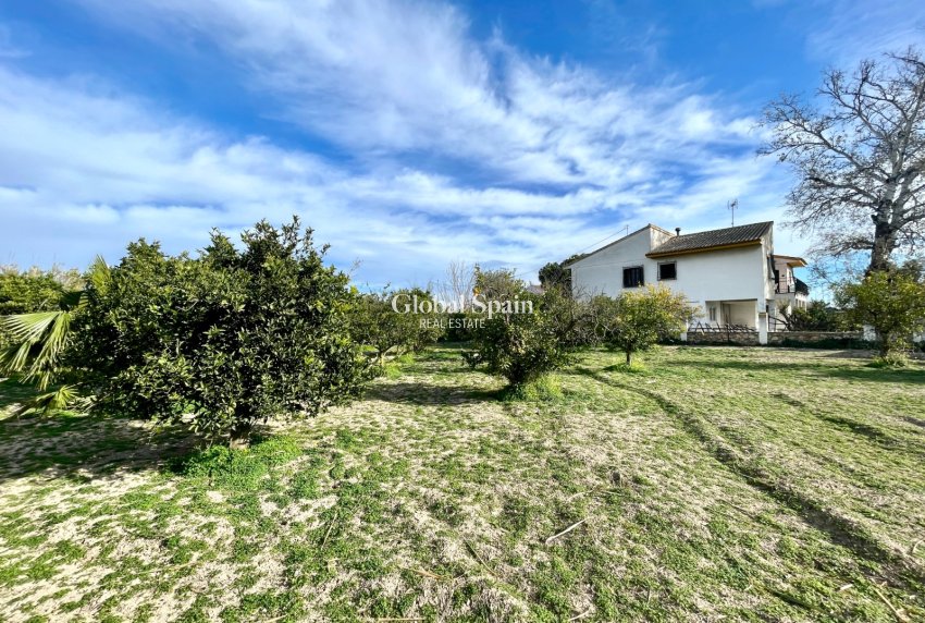 Wederverkoop - VILLA -
BENEJÚZAR - Inland