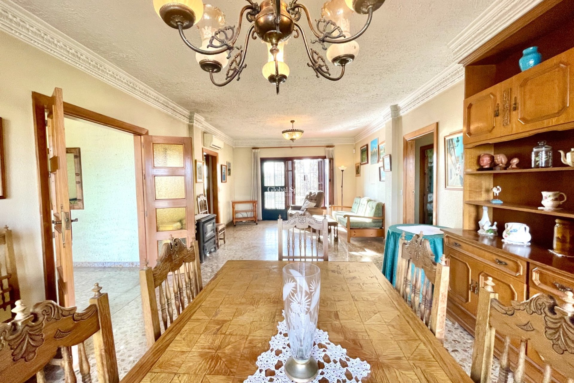 Wederverkoop - VILLA -
BENEJÚZAR - Inland