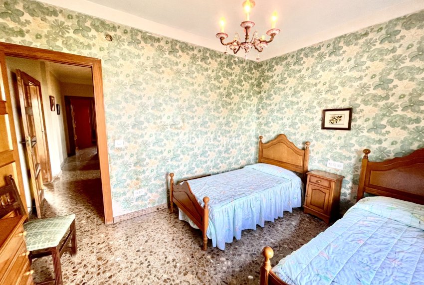 Wederverkoop - VILLA -
BENEJÚZAR - Inland