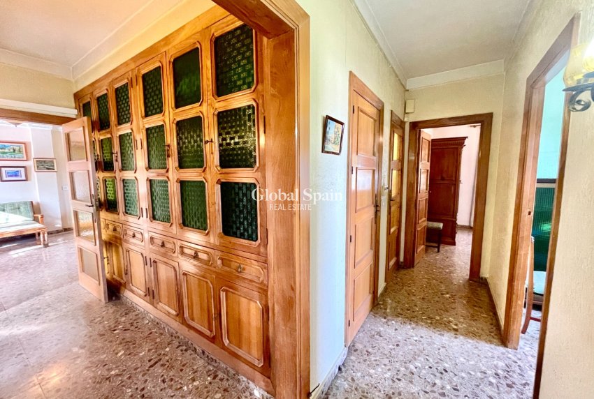 Wederverkoop - VILLA -
BENEJÚZAR - Inland