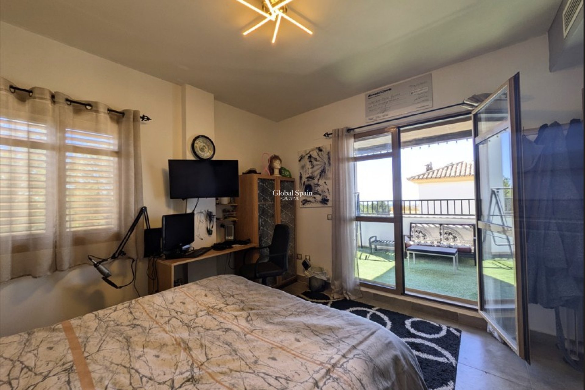 Wederverkoop - VILLA -
BENIDORM - Costa Blanca