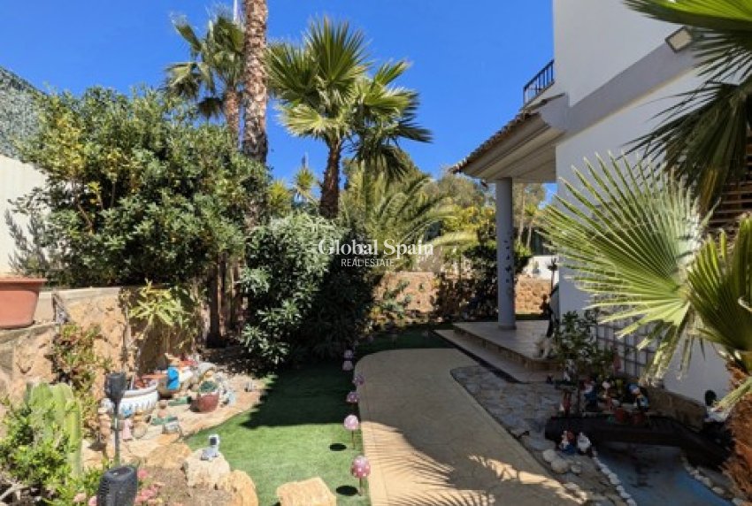 Wederverkoop - VILLA -
BENIDORM - Costa Blanca