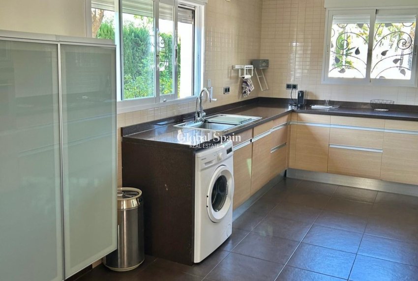 Wederverkoop - VILLA -
BENIDORM - Levante