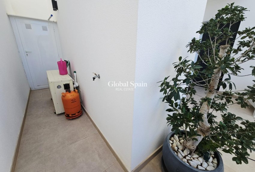 Wederverkoop - VILLA -
BENIJÓFAR - Benimar