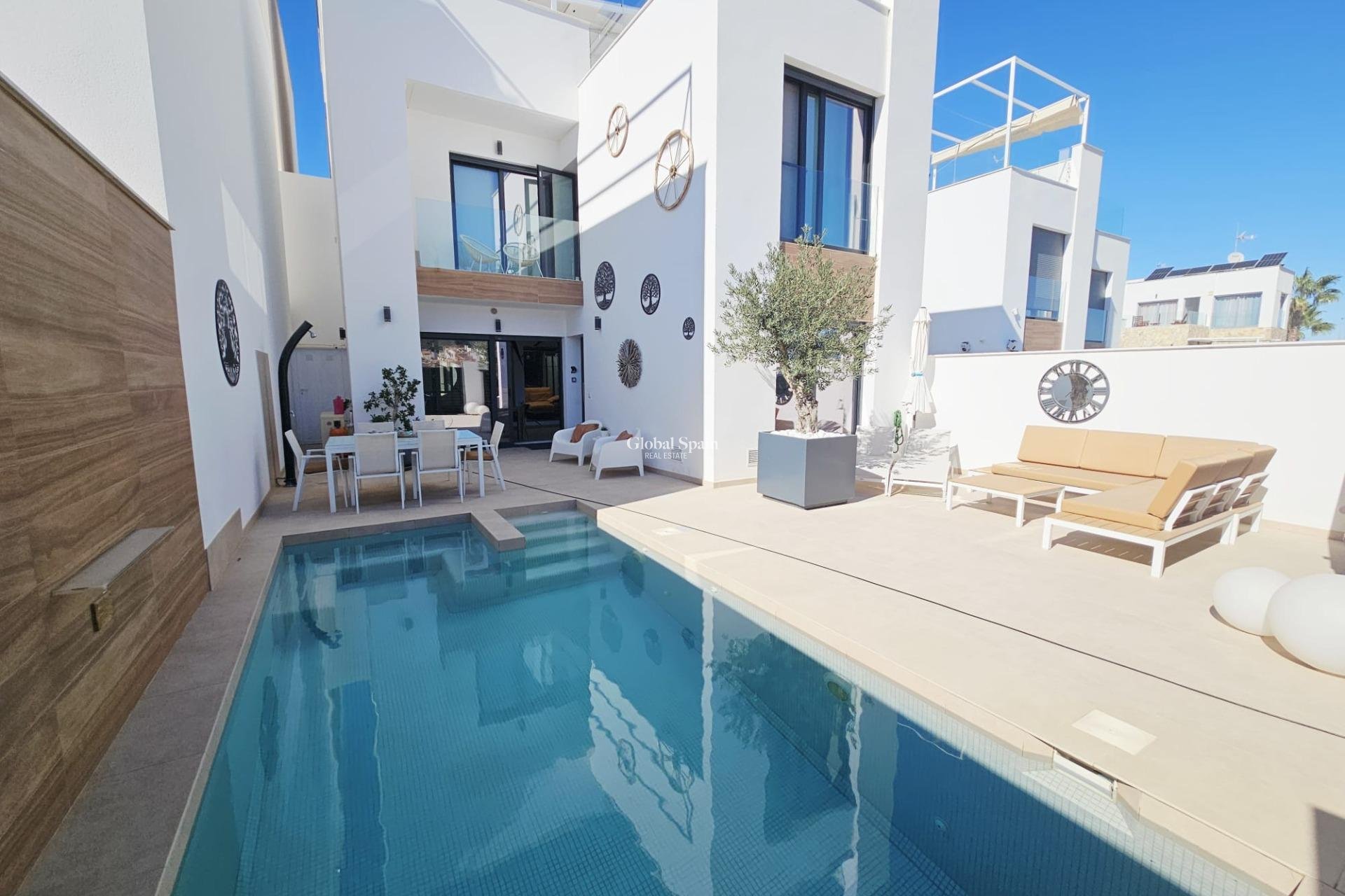 Wederverkoop - VILLA -
BENIJÓFAR - Benimar
