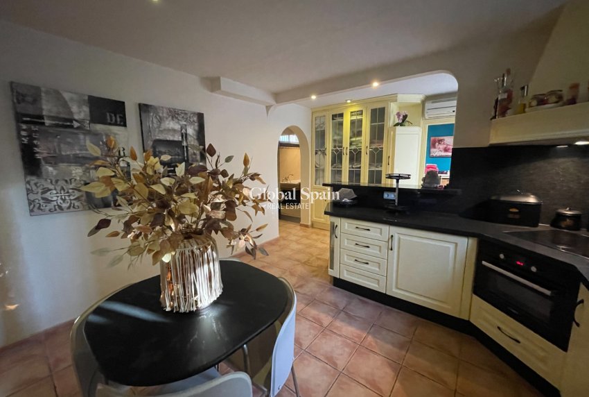 Wederverkoop - VILLA -
BENIJÓFAR - Costa Blanca