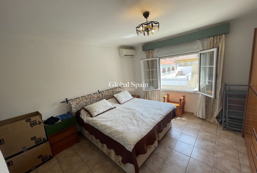 Wederverkoop - VILLA -
BENIJÓFAR - Costa Blanca