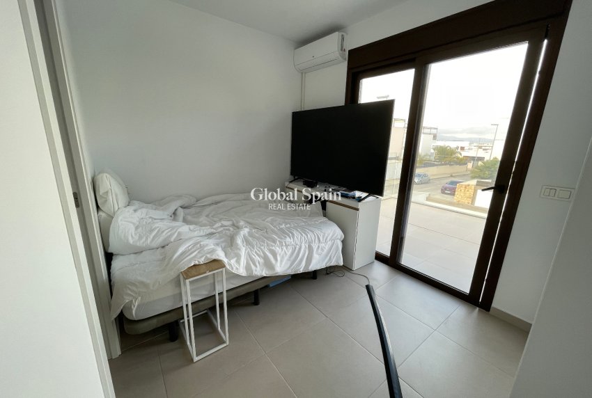 Wederverkoop - VILLA -
BENIJÓFAR - Costa Blanca