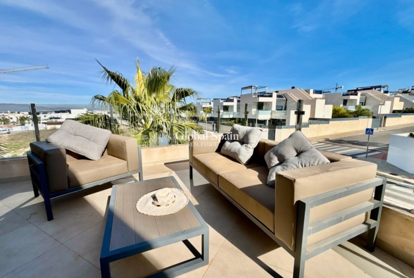 Wederverkoop - VILLA -
BENIJÓFAR - Costa Blanca