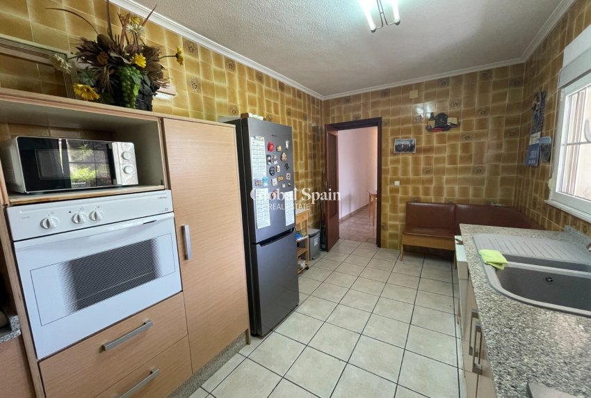 Wederverkoop - VILLA -
BENIJÓFAR - Costa Blanca