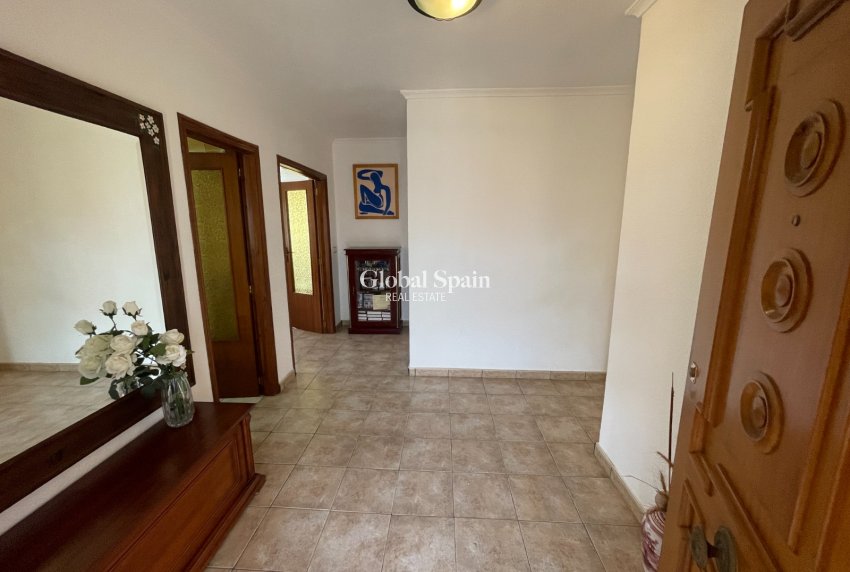 Wederverkoop - VILLA -
BENIJÓFAR - Costa Blanca