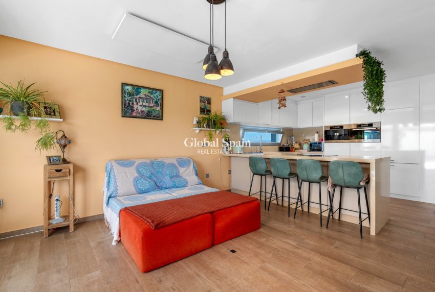 Wederverkoop - VILLA -
BENIJÓFAR - Costa Blanca