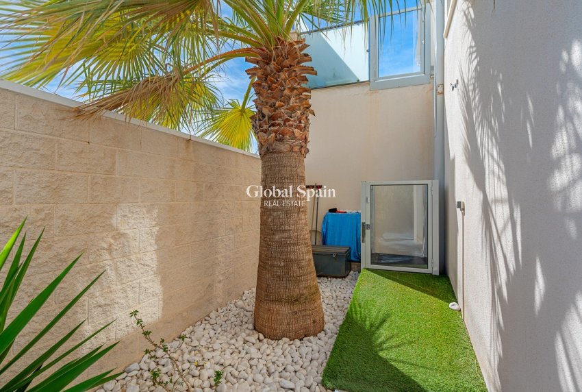 Wederverkoop - VILLA -
BENIJÓFAR - Costa Blanca