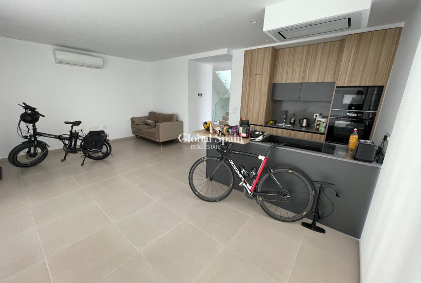 Wederverkoop - VILLA -
BENIJÓFAR - Costa Blanca