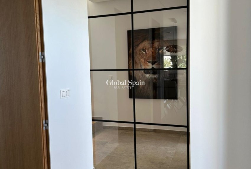 Wederverkoop - VILLA -
BENIJÓFAR - Costa Blanca