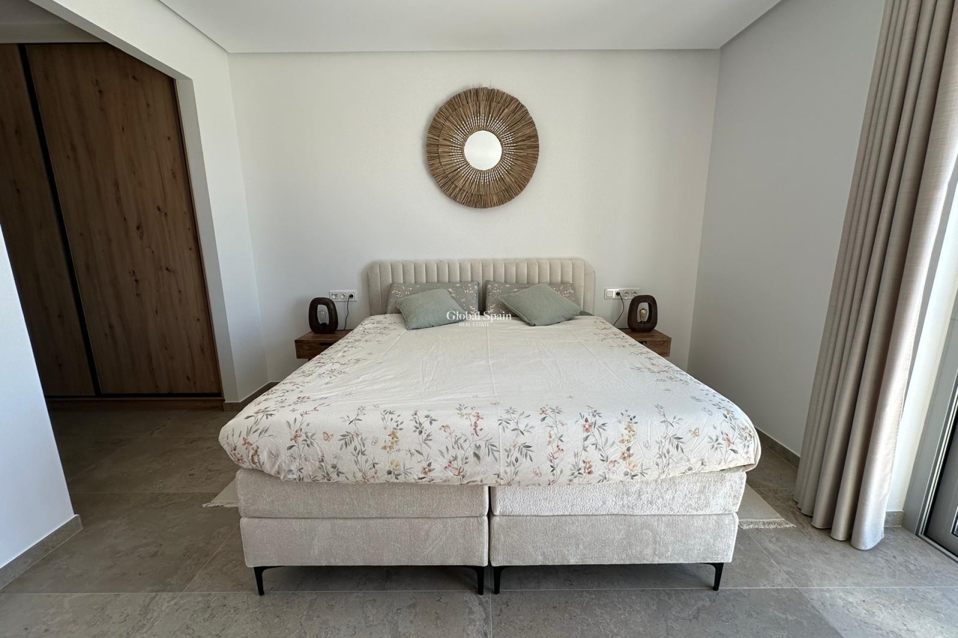 Wederverkoop - VILLA -
BENIJÓFAR - Costa Blanca