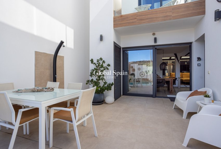 Wederverkoop - VILLA -
BENIJÓFAR - Costa Blanca