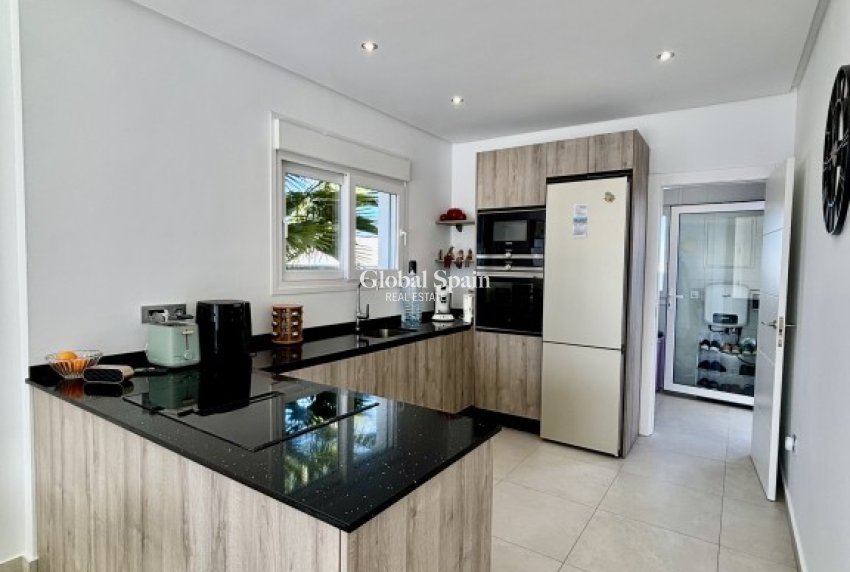 Wederverkoop - VILLA -
BENIJÓFAR - Costa Blanca