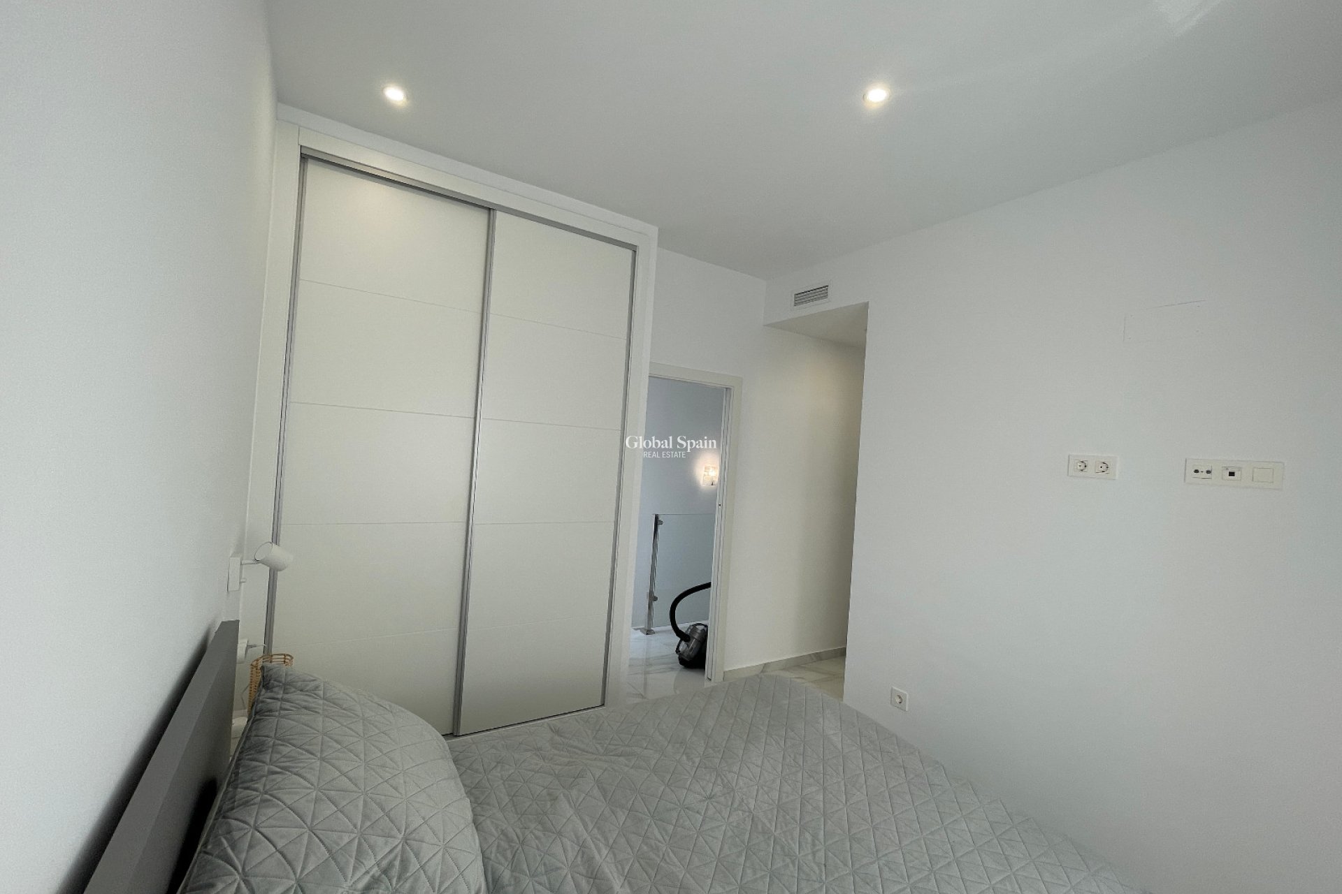 Wederverkoop - VILLA -
BENIJÓFAR - Costa Blanca