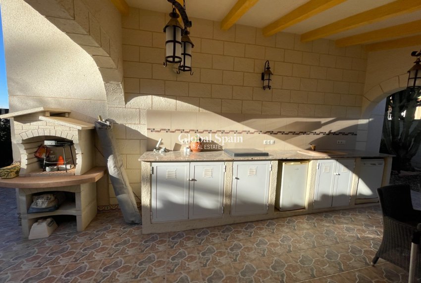 Wederverkoop - VILLA -
BENIJÓFAR - Costa Blanca