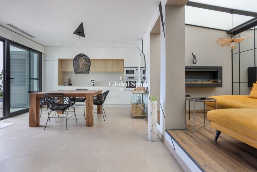 Wederverkoop - VILLA -
BENIJÓFAR - Costa Blanca