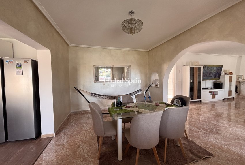 Wederverkoop - VILLA -
BENIJÓFAR - Costa Blanca