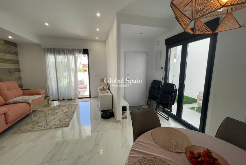 Wederverkoop - VILLA -
BENIJÓFAR - Costa Blanca