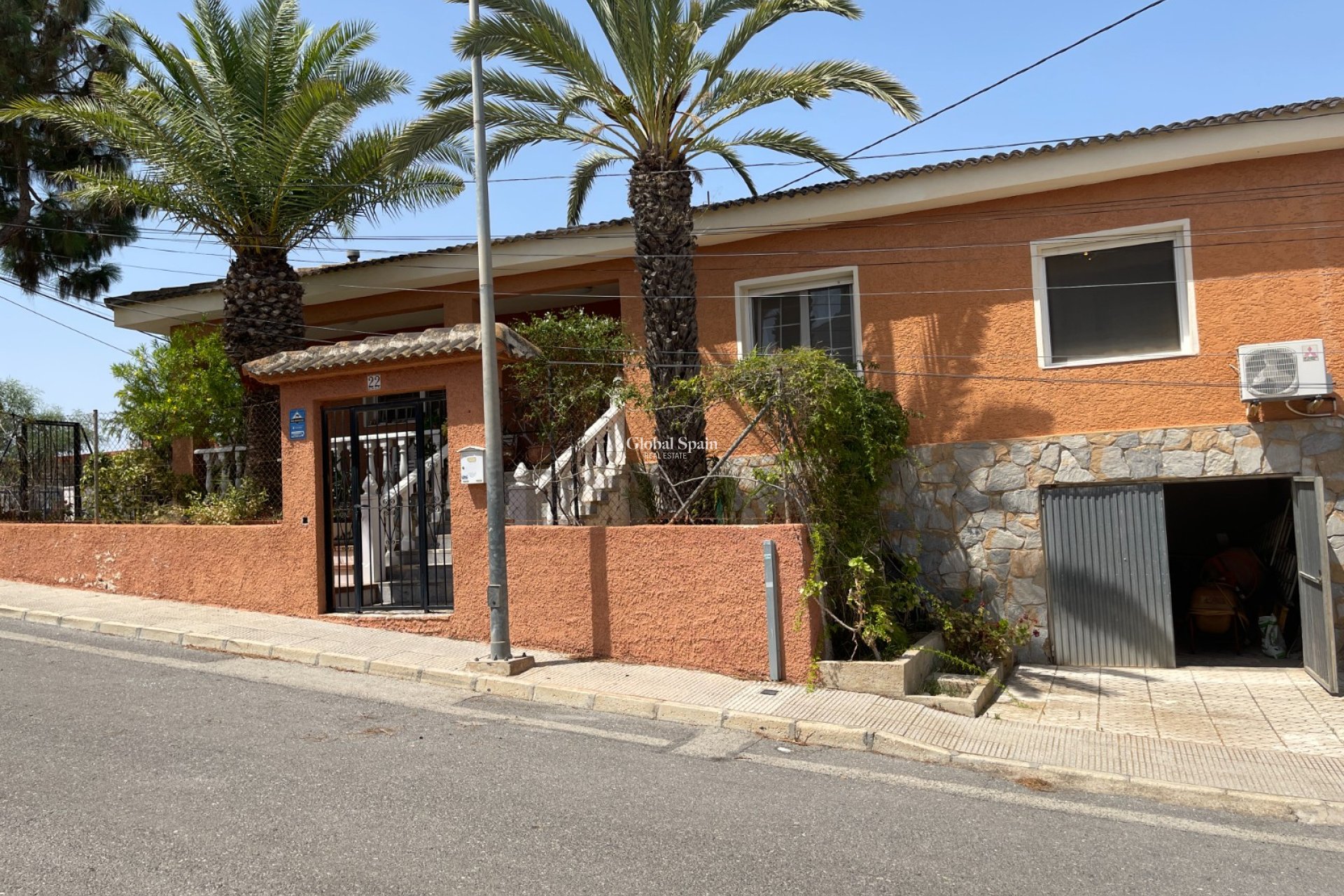 Wederverkoop - VILLA -
BENIJÓFAR - Costa Blanca