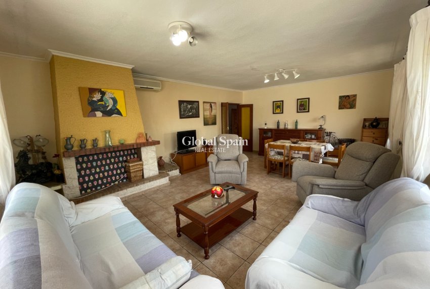 Wederverkoop - VILLA -
BENIJÓFAR - Costa Blanca