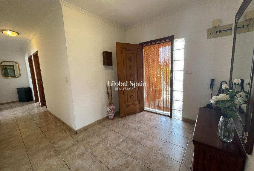 Wederverkoop - VILLA -
BENIJÓFAR - Costa Blanca