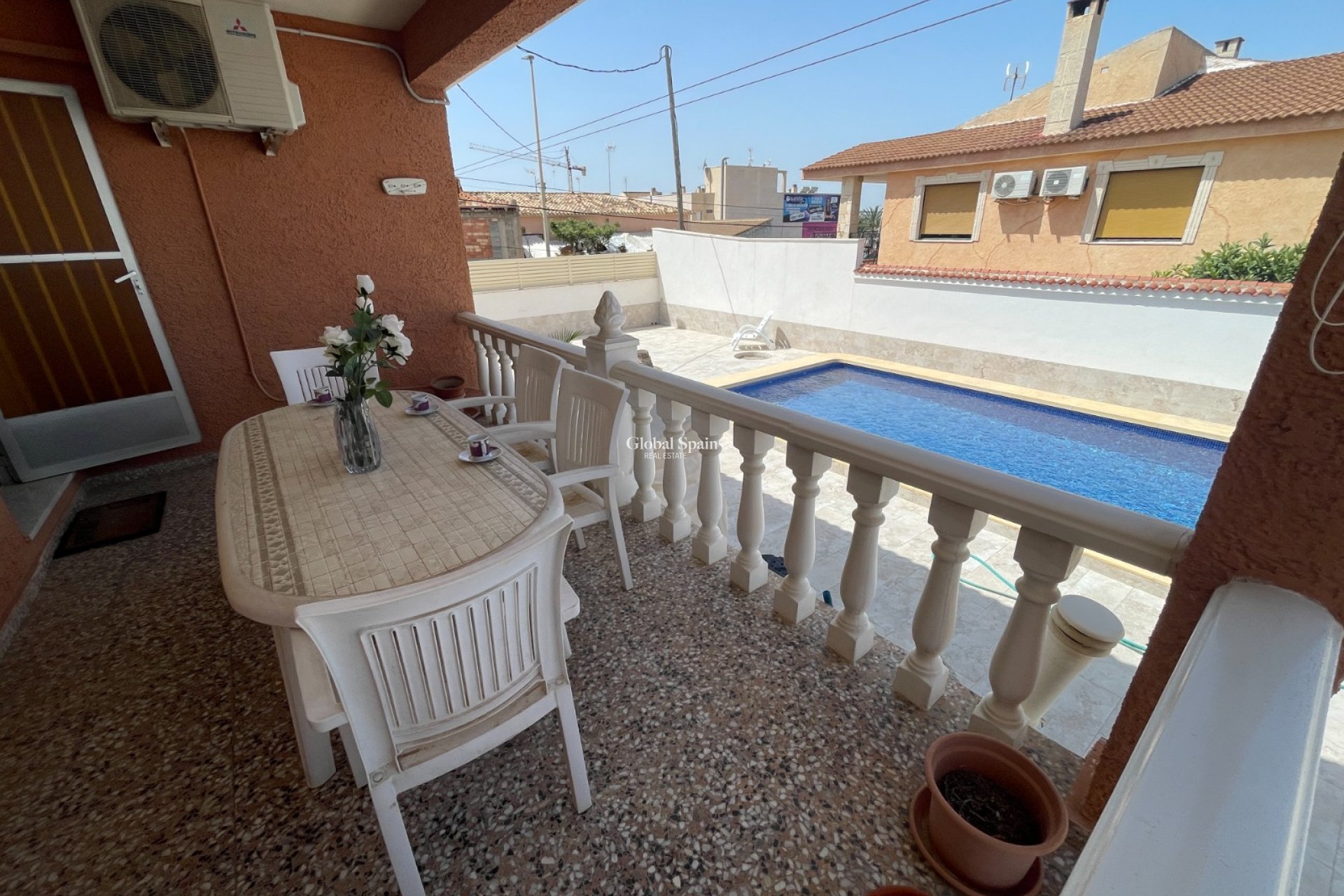 Wederverkoop - VILLA -
BENIJÓFAR - Costa Blanca