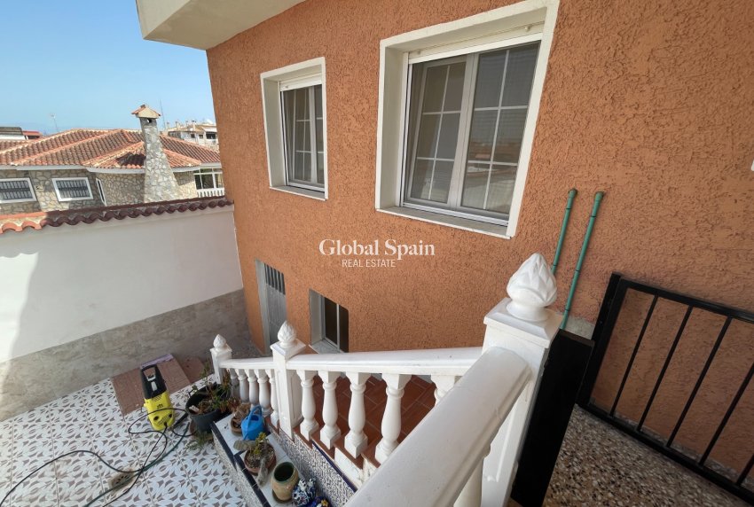 Wederverkoop - VILLA -
BENIJÓFAR - Costa Blanca