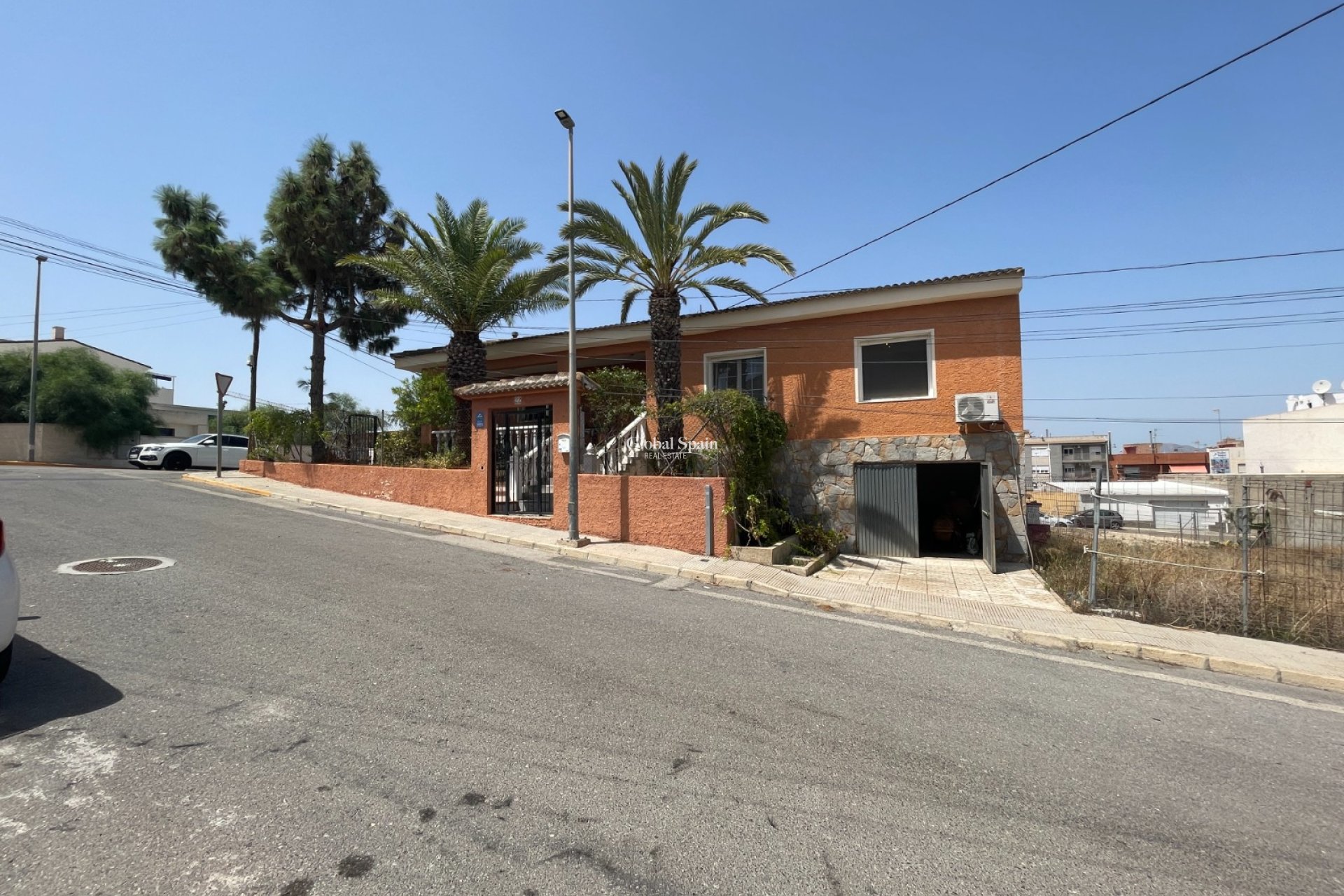 Wederverkoop - VILLA -
BENIJÓFAR - Costa Blanca
